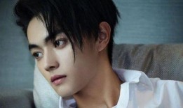 娱乐故事爆料许凯视频,娱乐爆料背后的真相揭秘