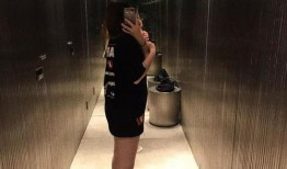 爆料全网小姐姐穿拖鞋视频,小姐姐拖鞋穿搭风潮来袭！